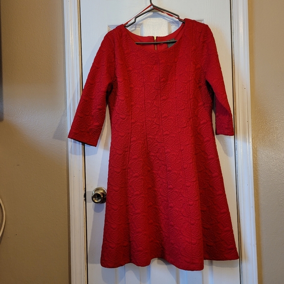 Taylor Dresses & Skirts - TAYLOR VINTAGE RED EMBOSSED FLARE DRESS